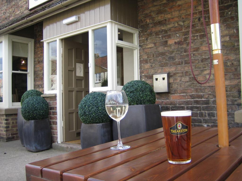 The George Country Inn, Wath Wath  Extérieur photo
